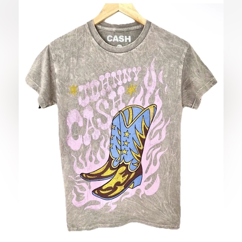 Johnny Cash Grey Tan Pink Flames Cowboy Boots Cotton T-Shirt NWOT Size Medium